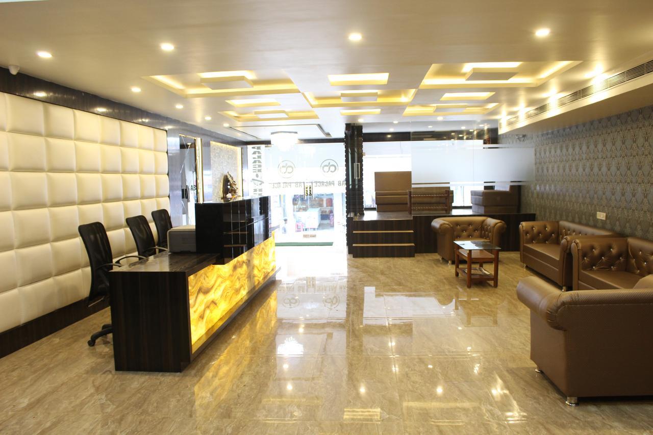 Hotel Ab Palace 贾姆谢德布尔 外观 照片