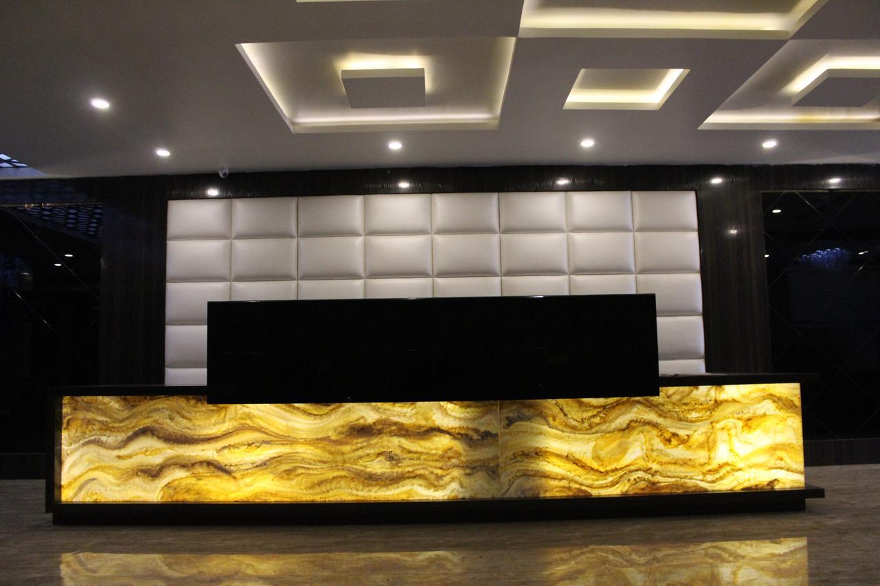 Hotel Ab Palace 贾姆谢德布尔 外观 照片